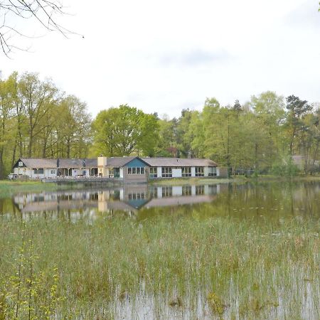 Detached Bungalow With Lovely Covered Terrace In A Nature Rich Holiday Park Stramproy Екстер'єр фото