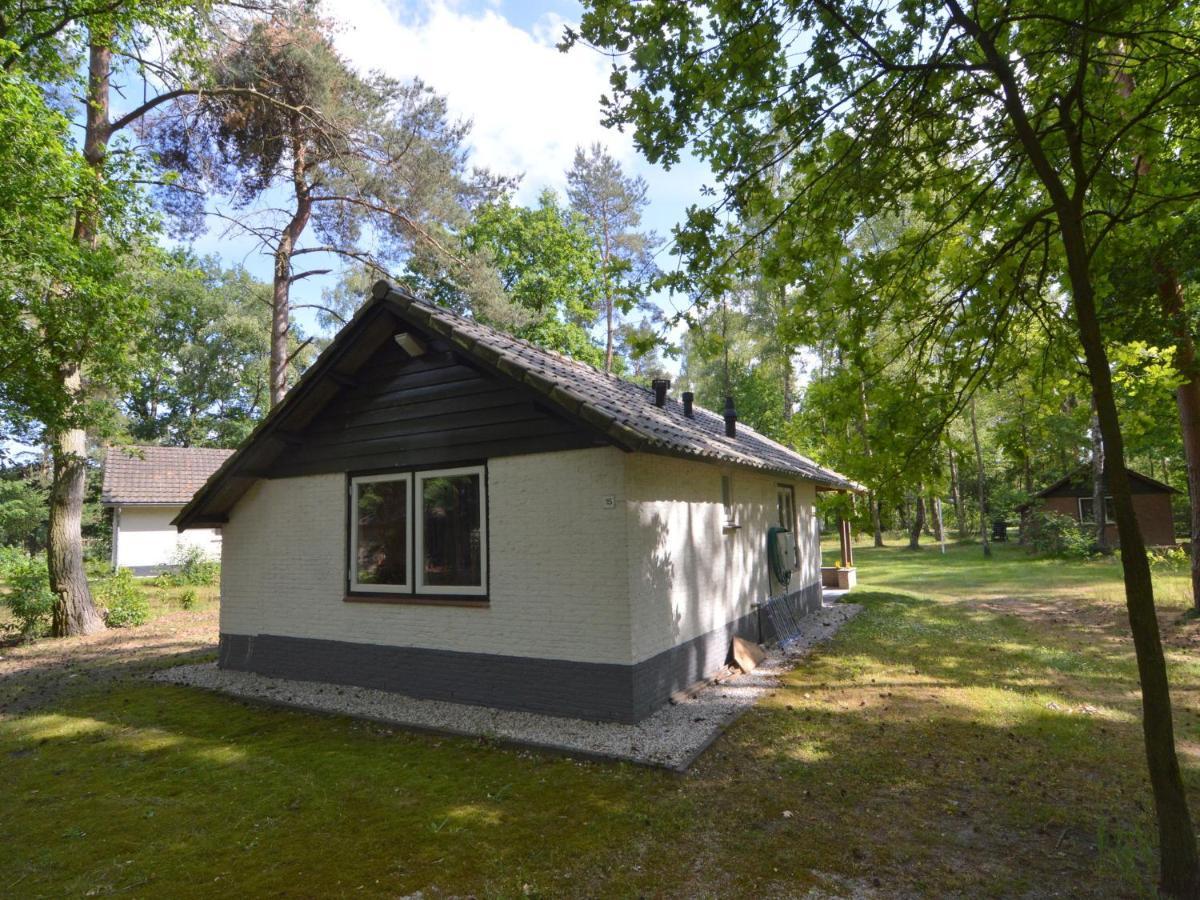 Detached Bungalow With Lovely Covered Terrace In A Nature Rich Holiday Park Stramproy Екстер'єр фото